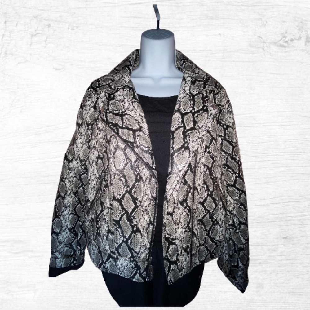 ➕Grey Snakeskin Jacket
